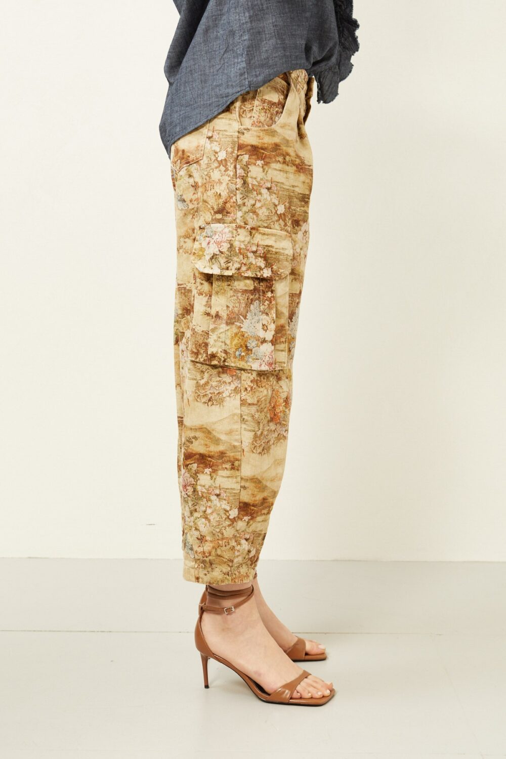 Pantalone fantasia naturalistica - immagine 3