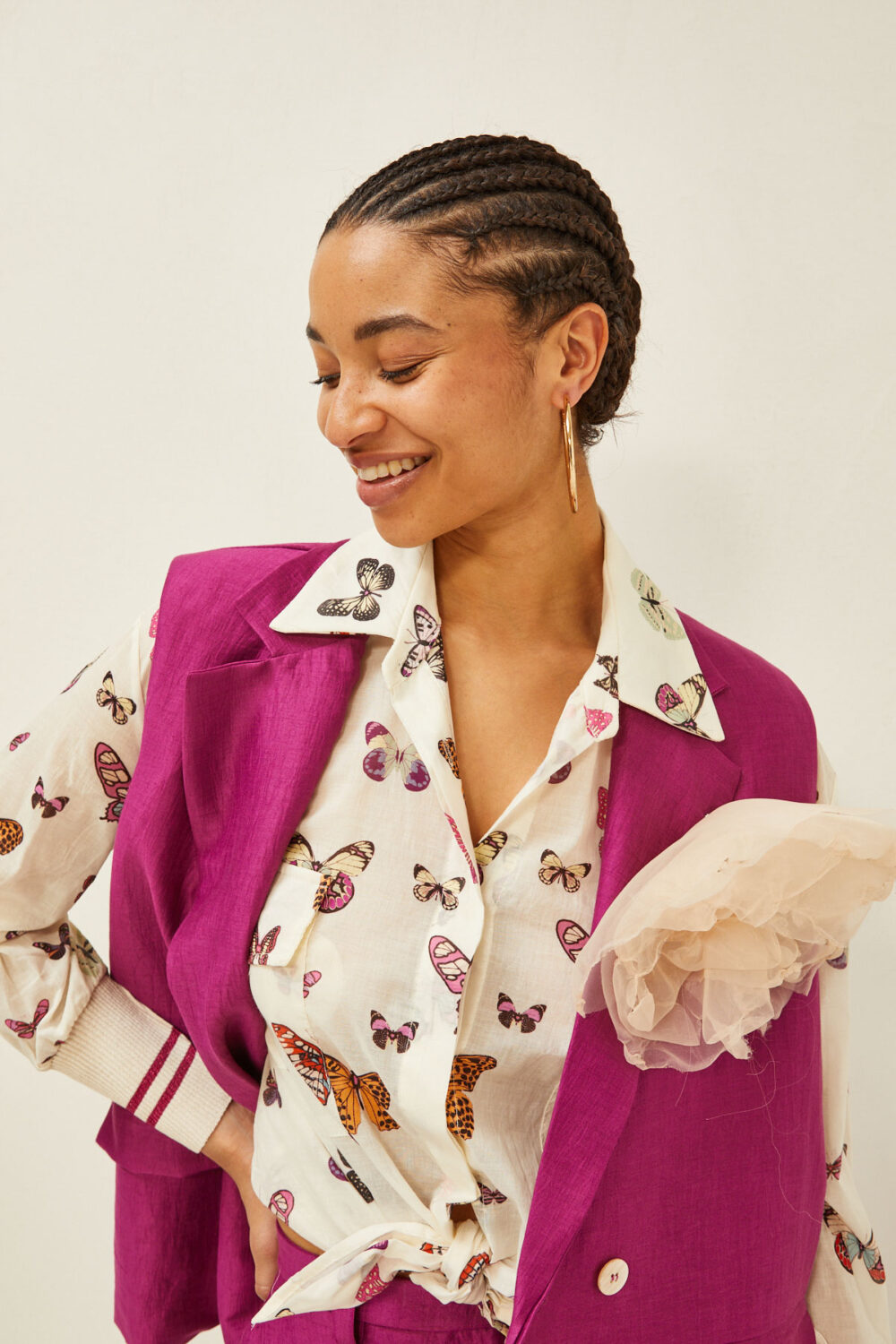 Gilet in lino con spilla - immagine 3